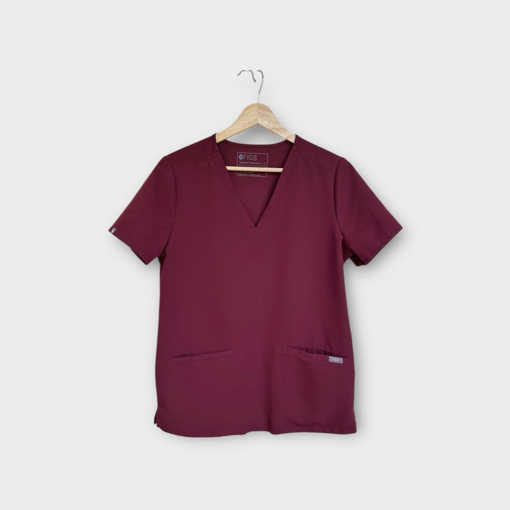 Figs Casma Three-Pocket Scrub Top in Burgundy, size S